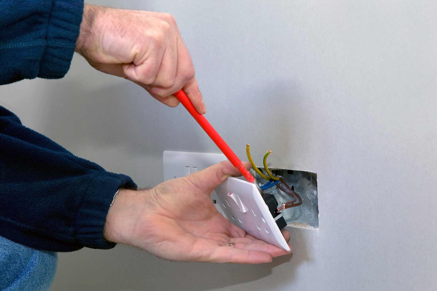 Our electricians can install plug sockets for domestic and commercial proeprties in Finchley and the local area. 